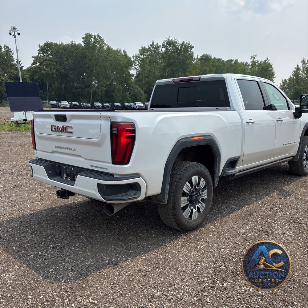 2024 GMC Sierra 2500 Denali