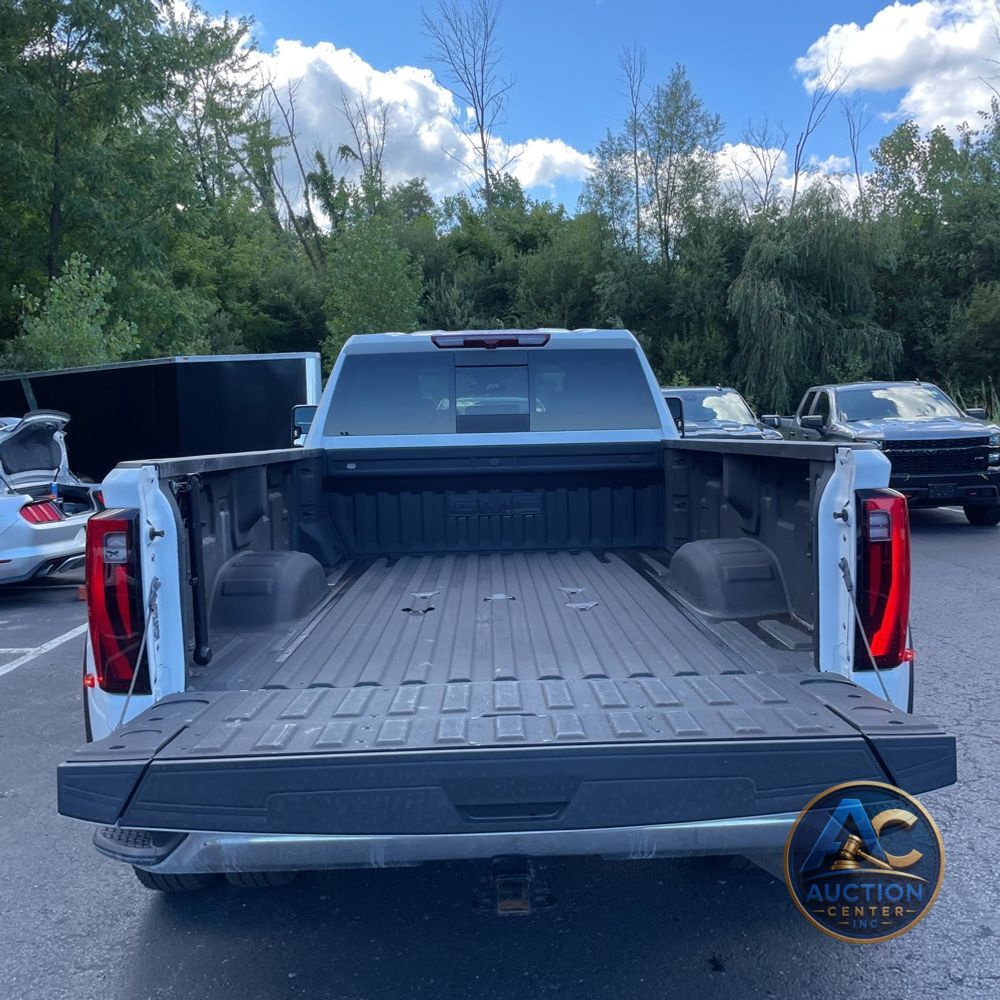 2024 GMC Sierra 3500 SLT