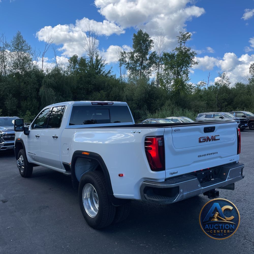 2024 GMC Sierra 3500 SLT