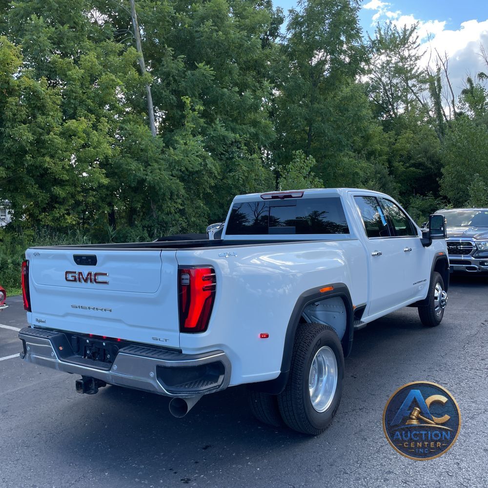 2024 GMC Sierra 3500 SLT