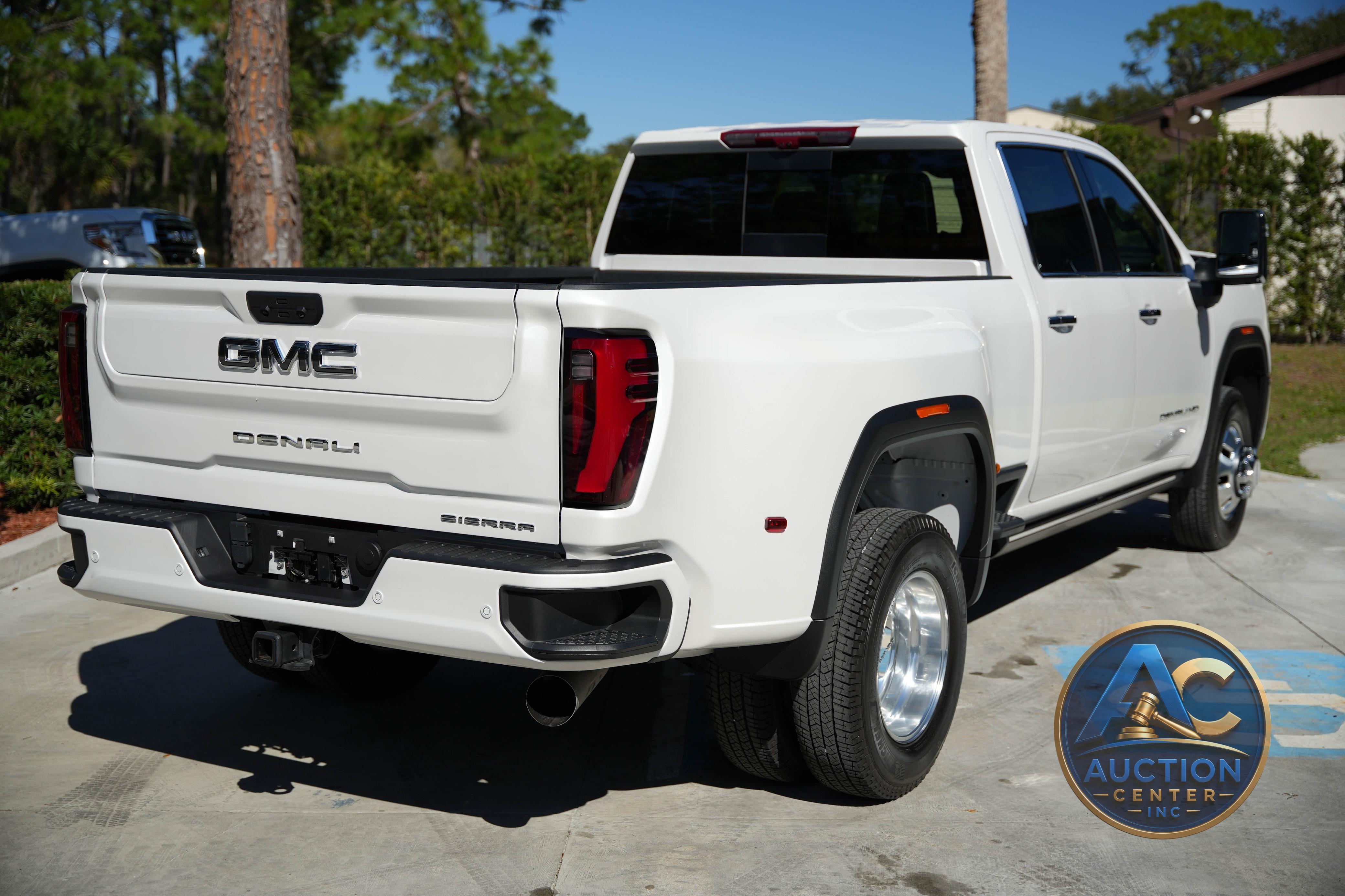 2024 GMC Sierra 3500HD Denali Ultimate Crew Cab