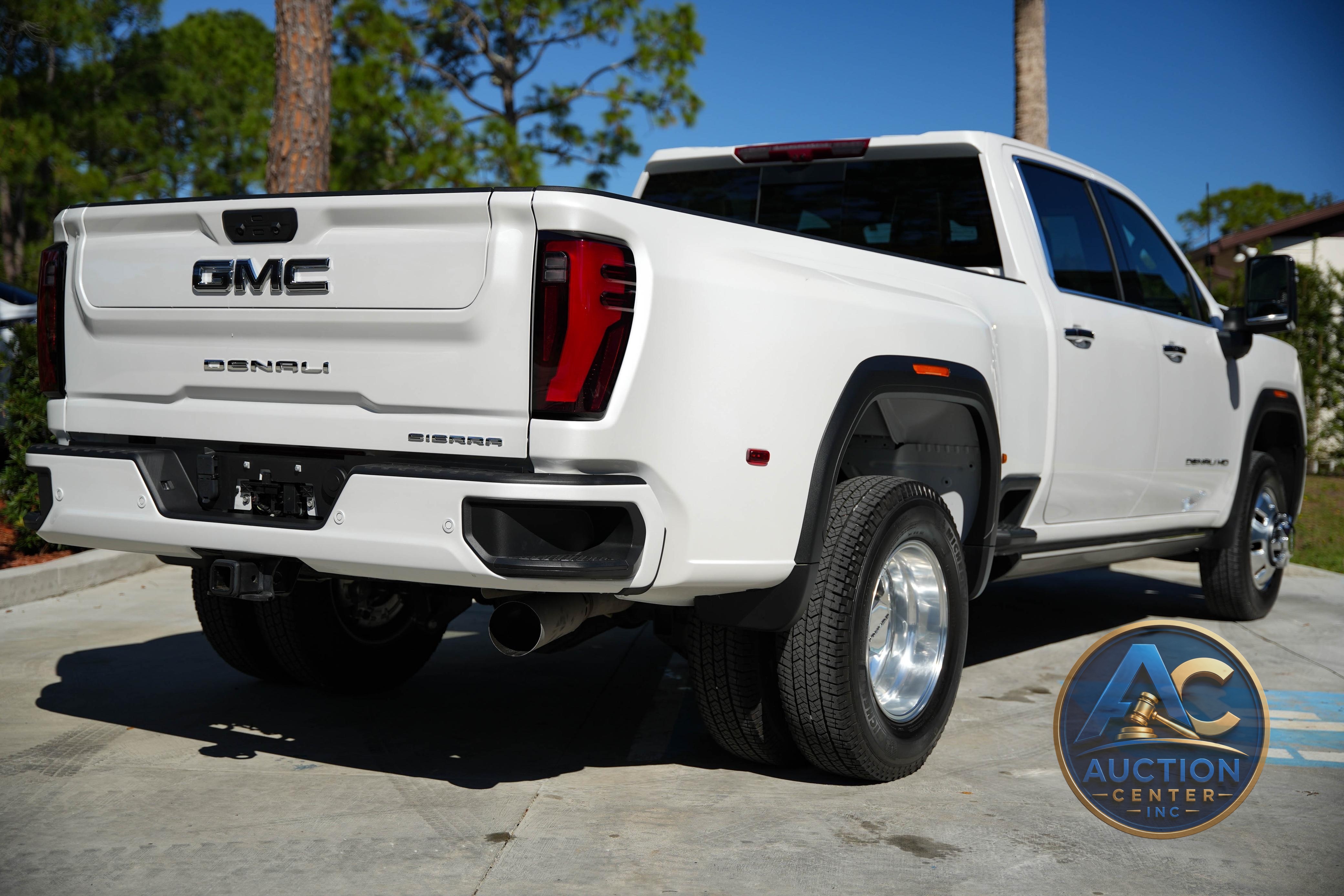 2024 GMC Sierra 3500HD Denali Ultimate Crew Cab