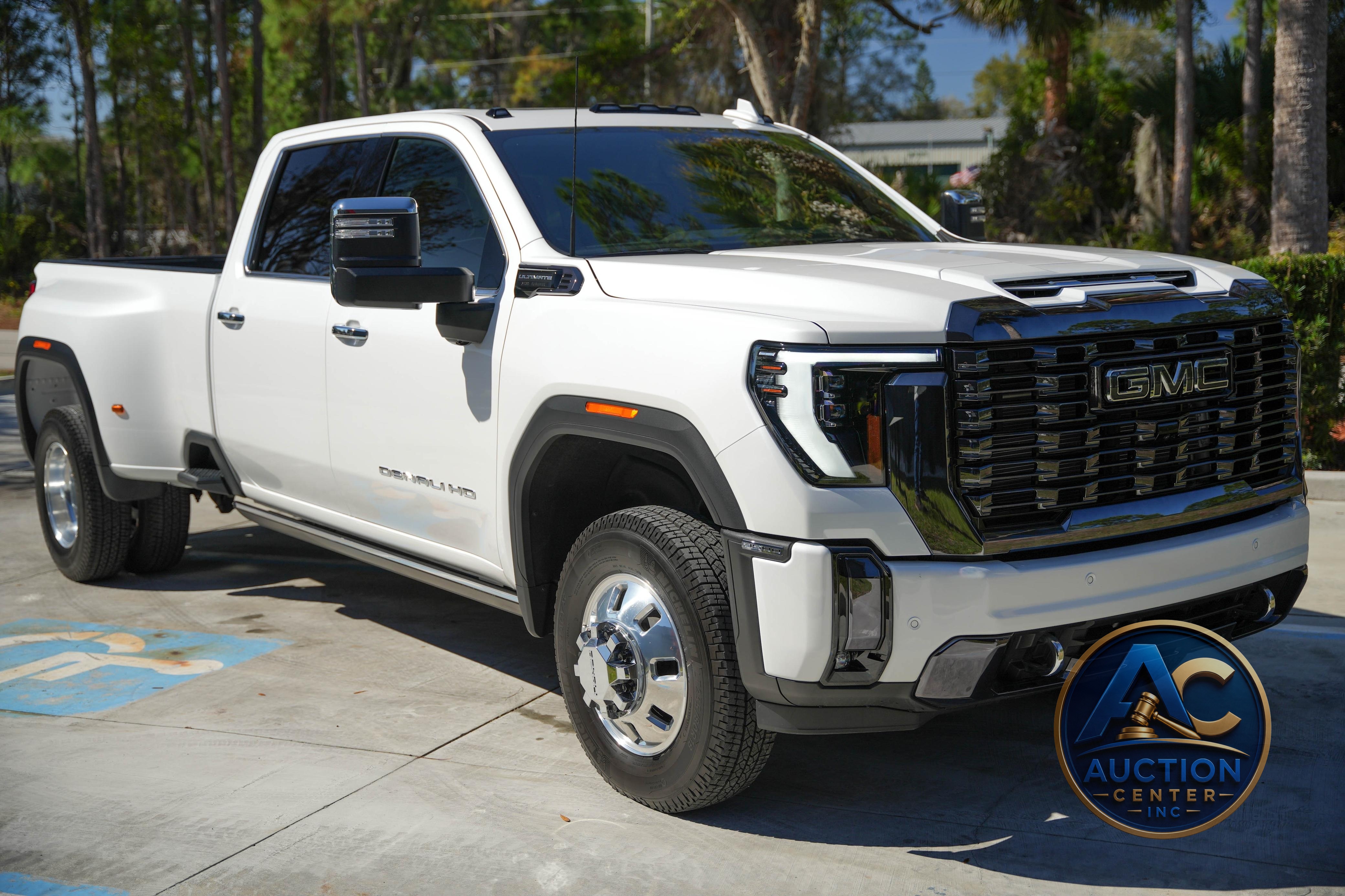 2024 GMC Sierra 3500HD Denali Ultimate Crew Cab