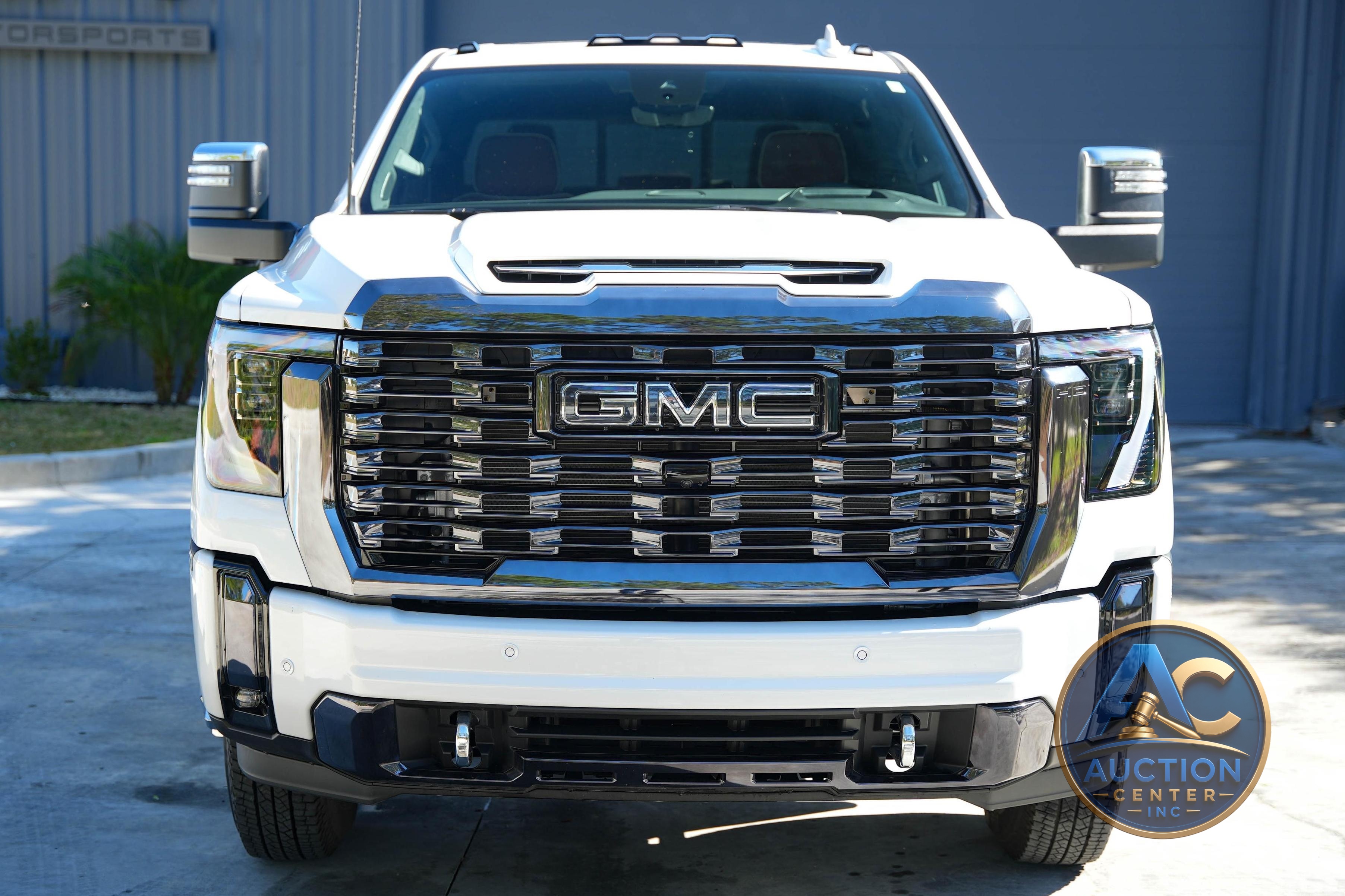 2024 GMC Sierra 3500HD Denali Ultimate Crew Cab