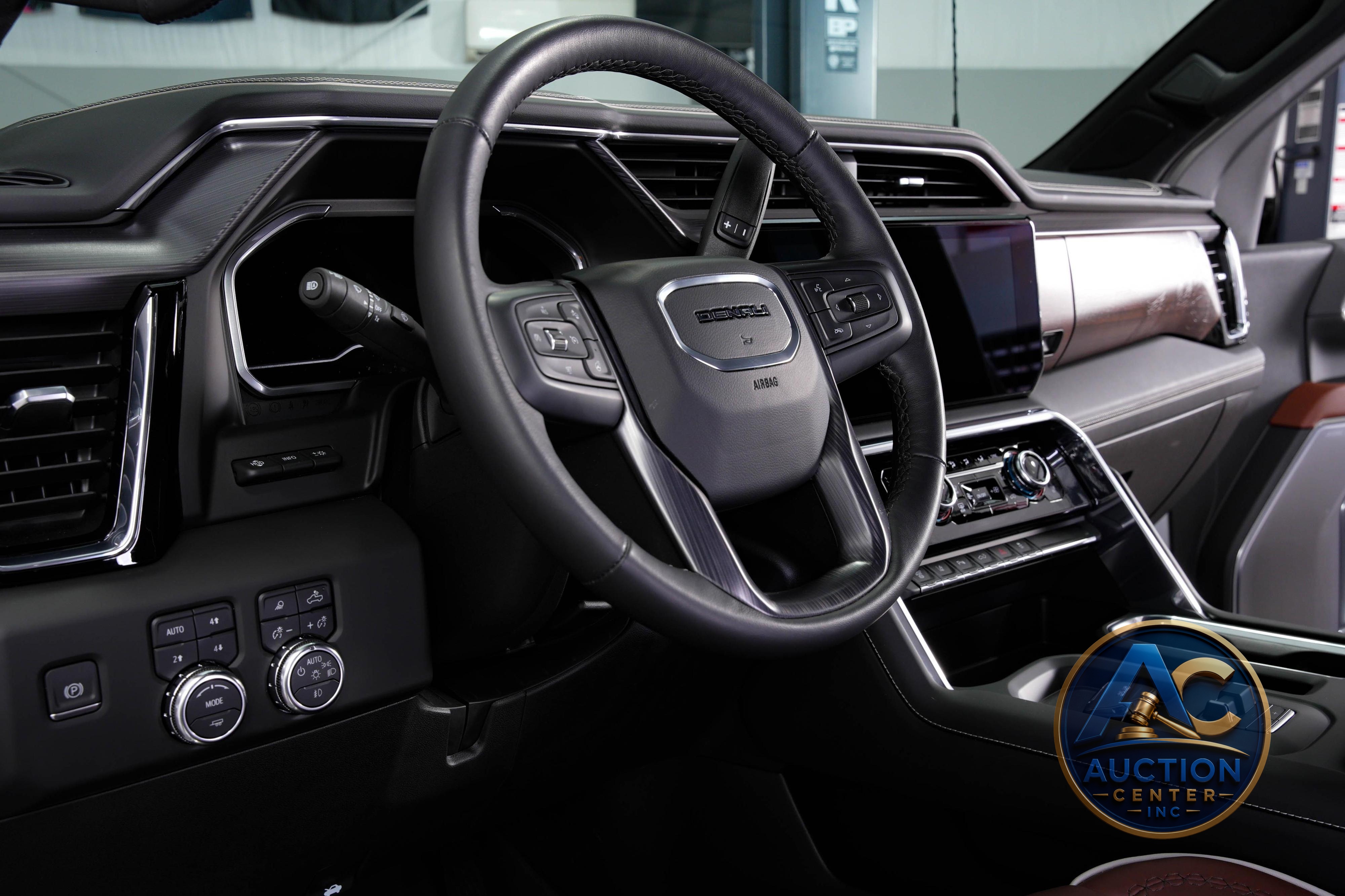 2024 GMC Sierra 3500HD Denali Ultimate Crew Cab