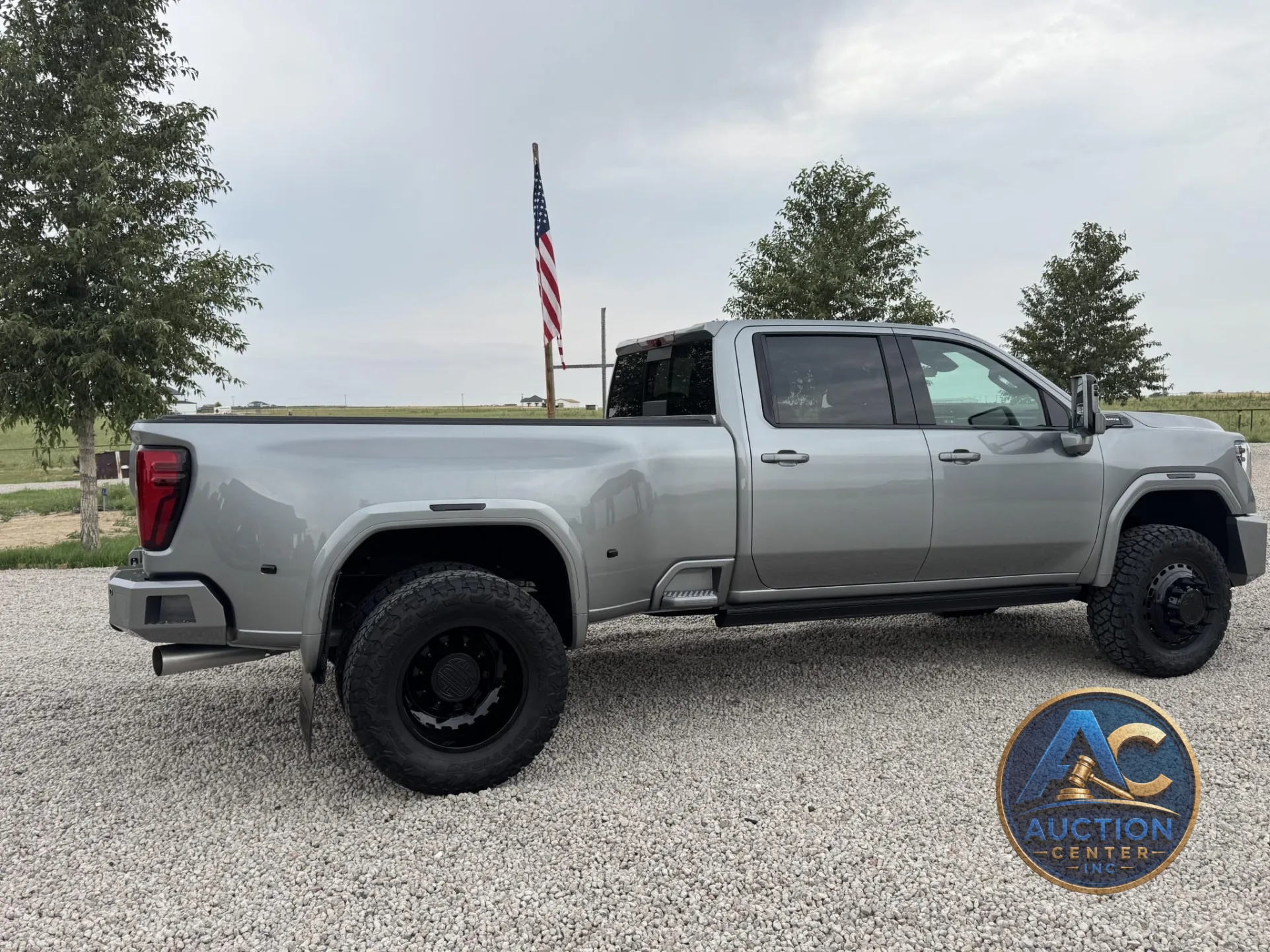 2024 GMC Sierra 3500HD Denali Ultimate Crew Cab Duallн