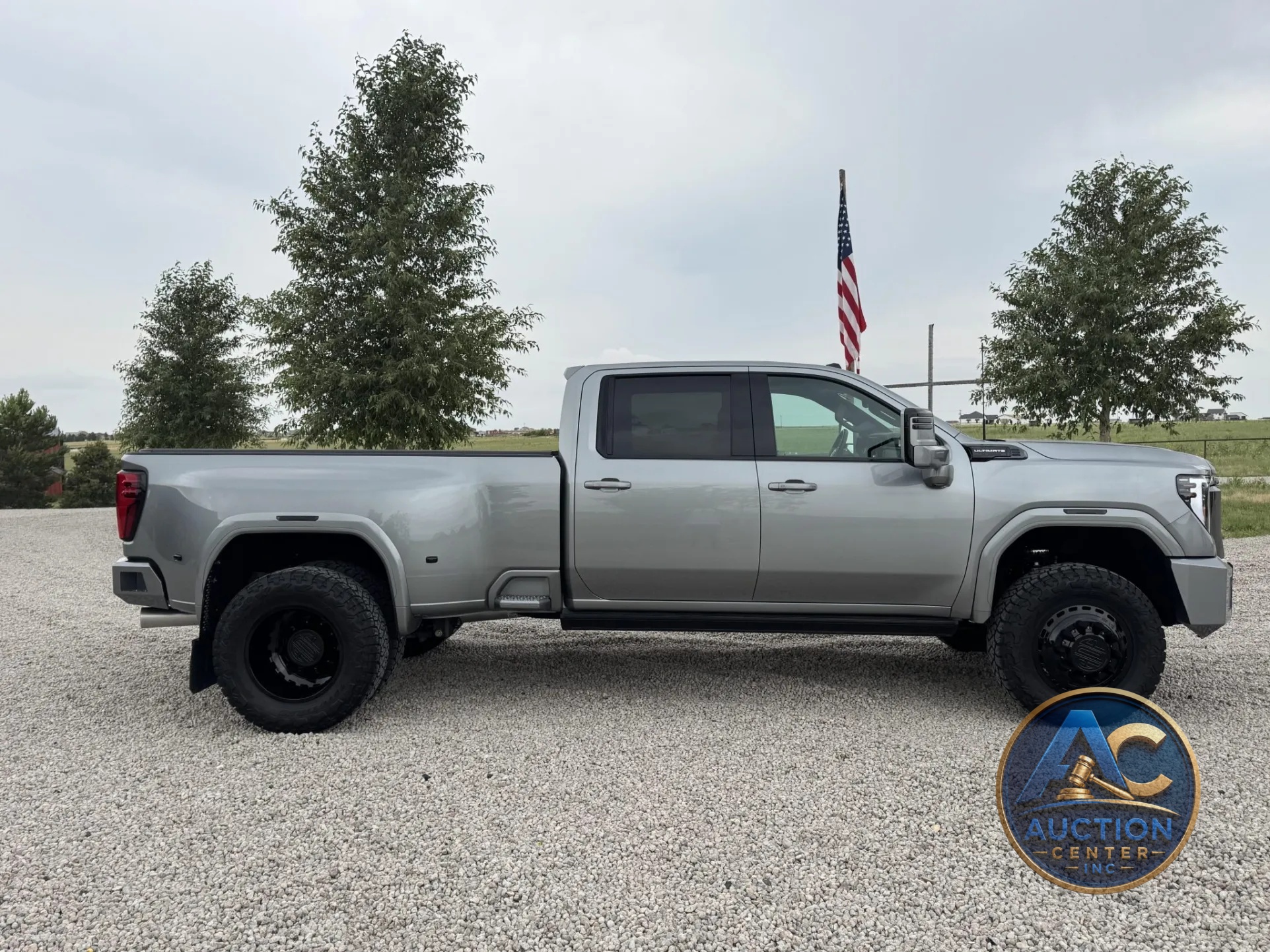 2024 GMC Sierra 3500HD Denali Ultimate Crew Cab Duallн