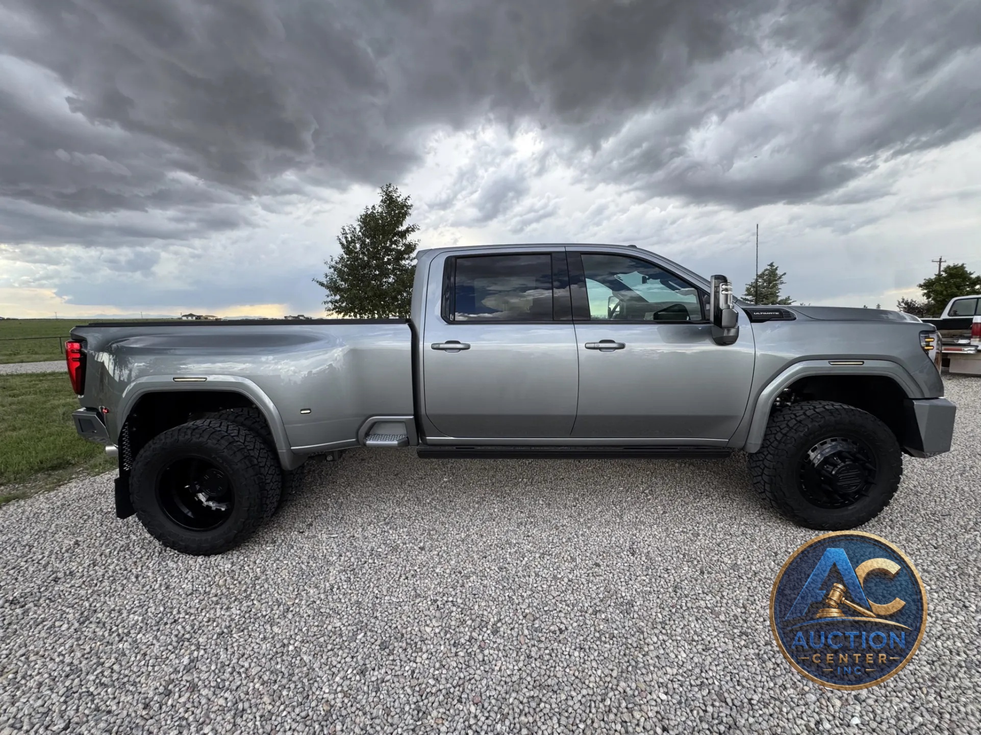 2024 GMC Sierra 3500HD Denali Ultimate Crew Cab Duallн