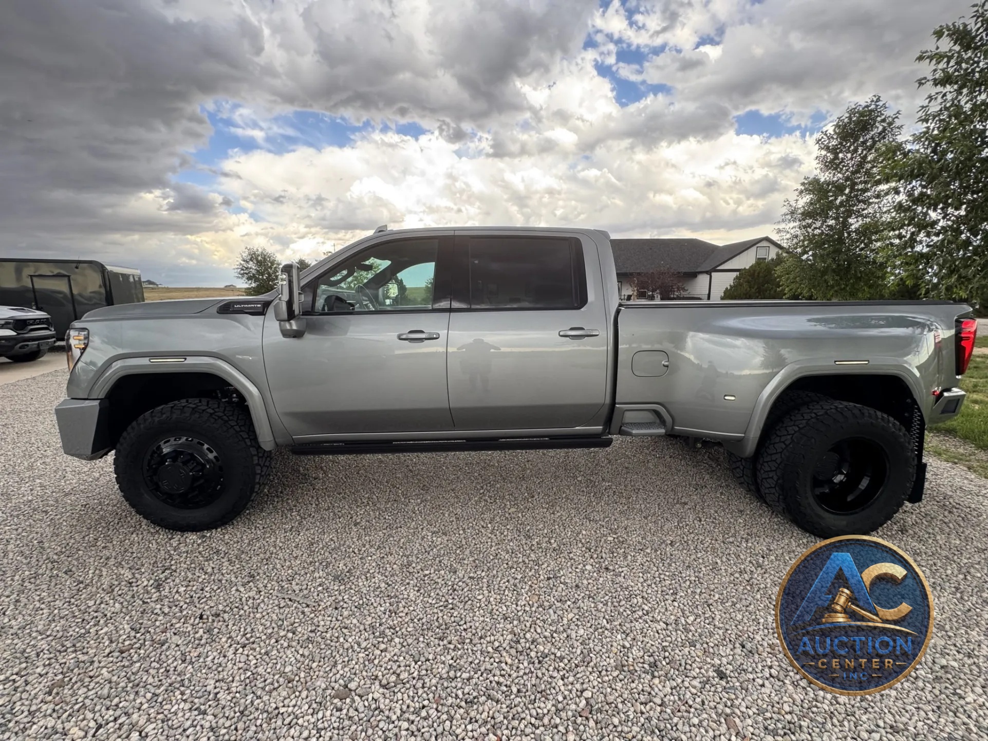 2024 GMC Sierra 3500HD Denali Ultimate Crew Cab Duallн