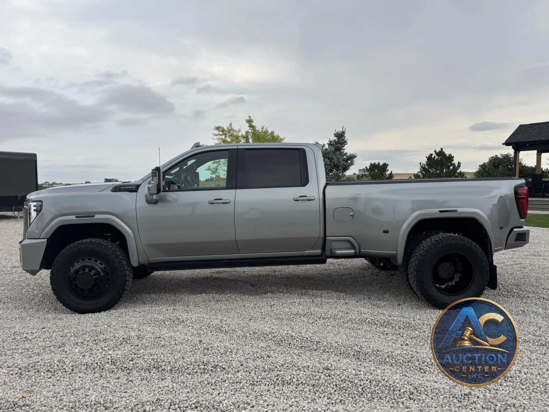 2024 GMC Sierra 3500HD Denali Ultimate Crew Cab Duallн
