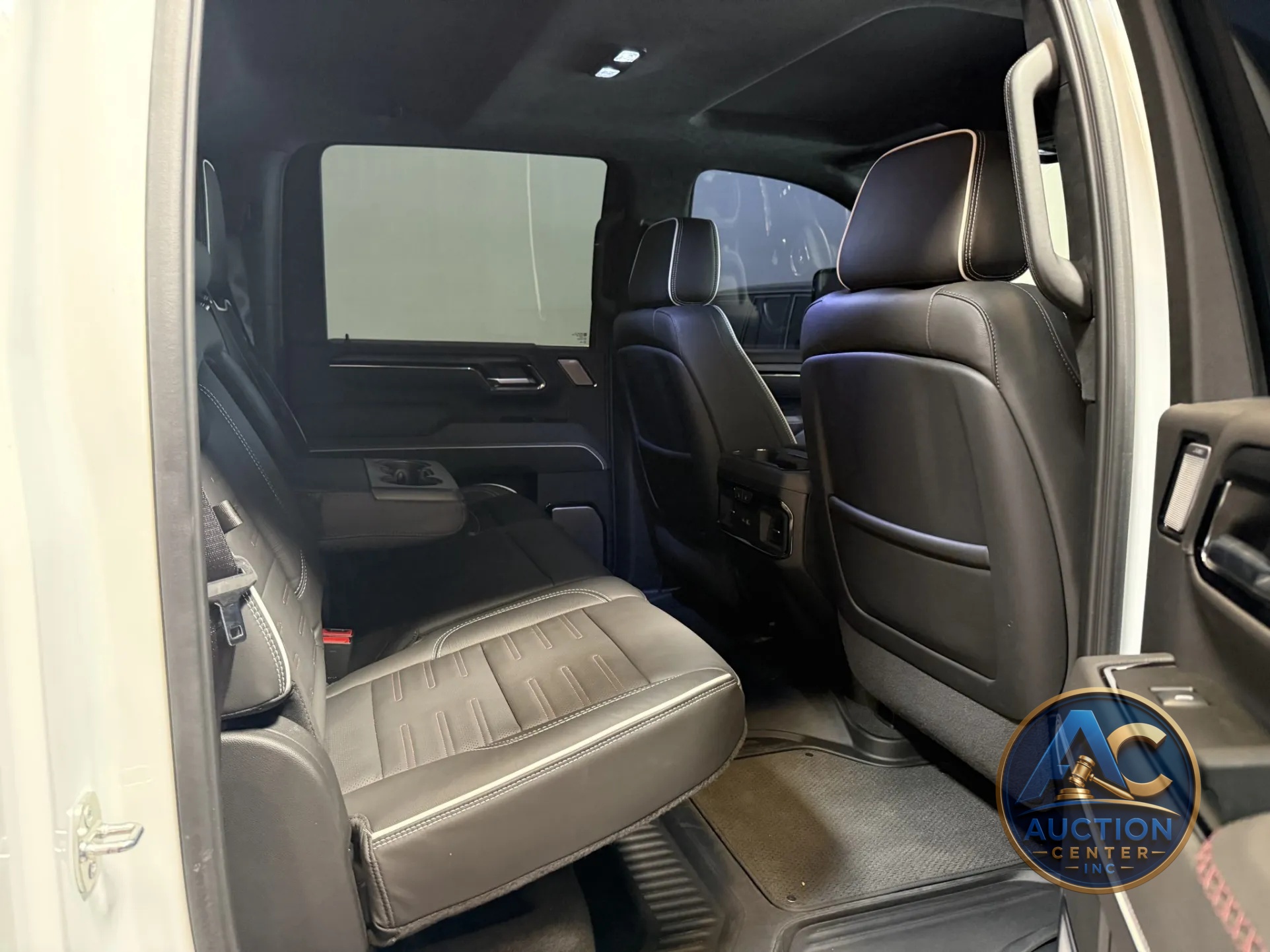 This 2024 GMC Sierra 2500HD AT4X Crew Cab