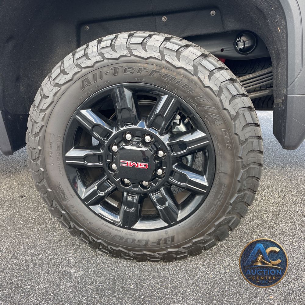 2025 GMC Sierra 2500HD AT4