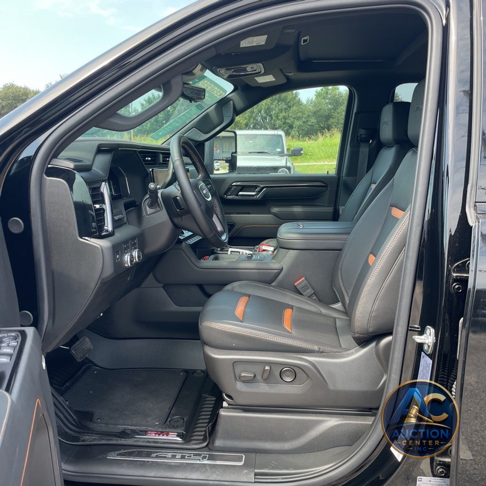 2025 GMC Sierra 2500HD AT4