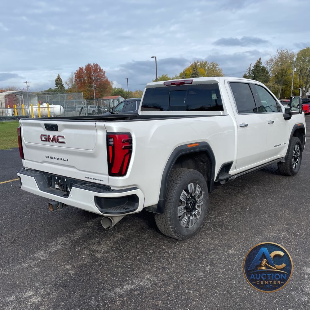 2025 GMC Sierra 2500HD Denali