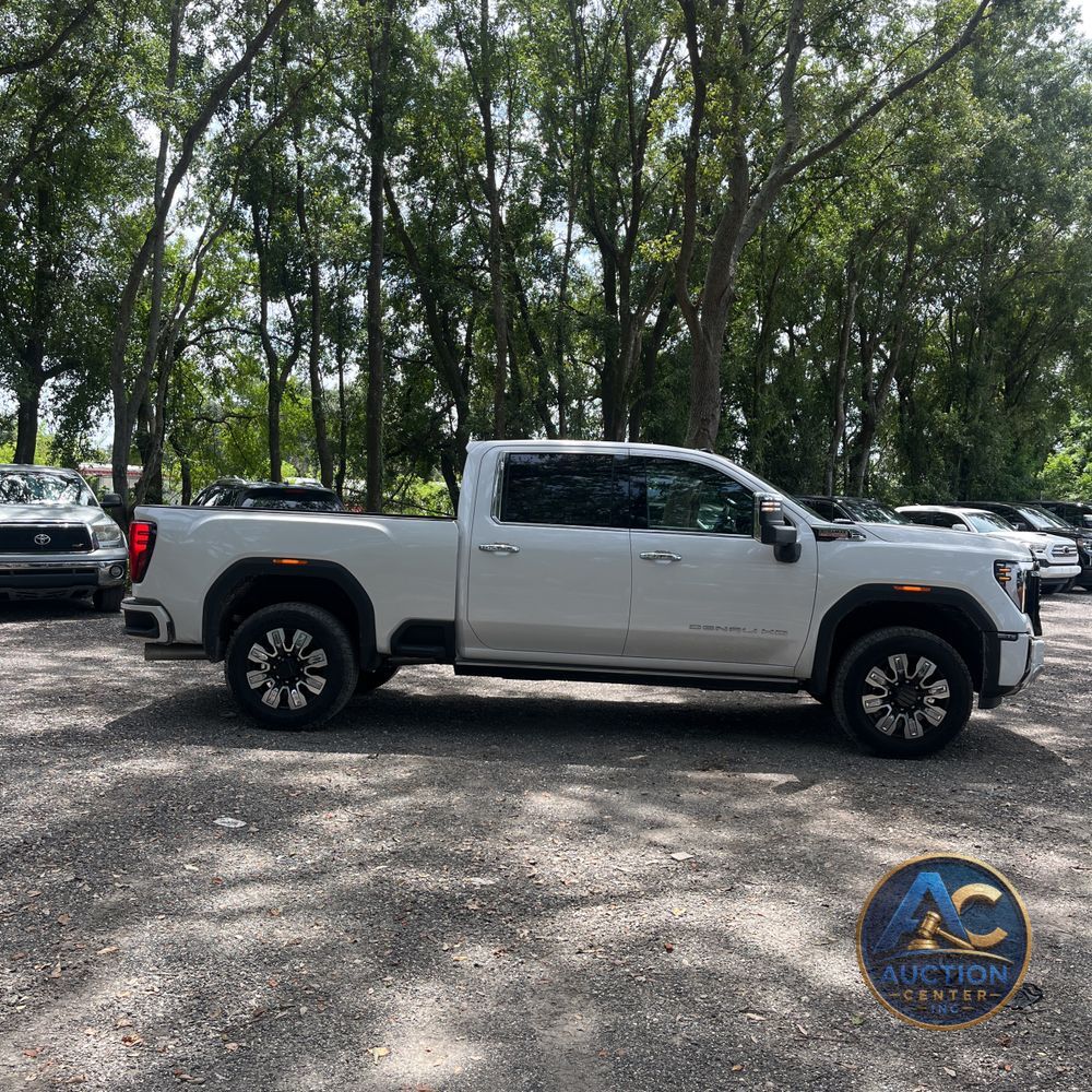 2025 GMC Sierra 2500HD Denali
