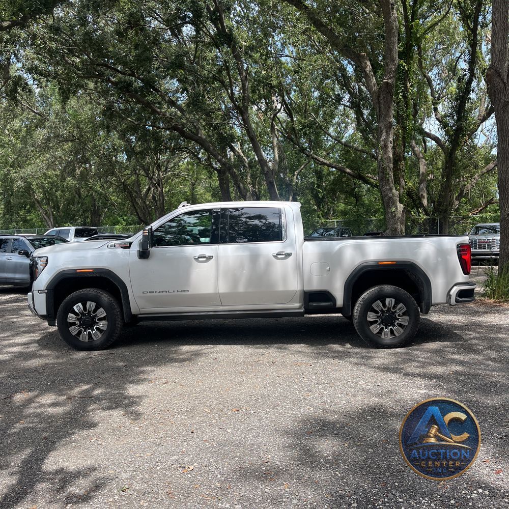 2025 GMC Sierra 2500HD Denali
