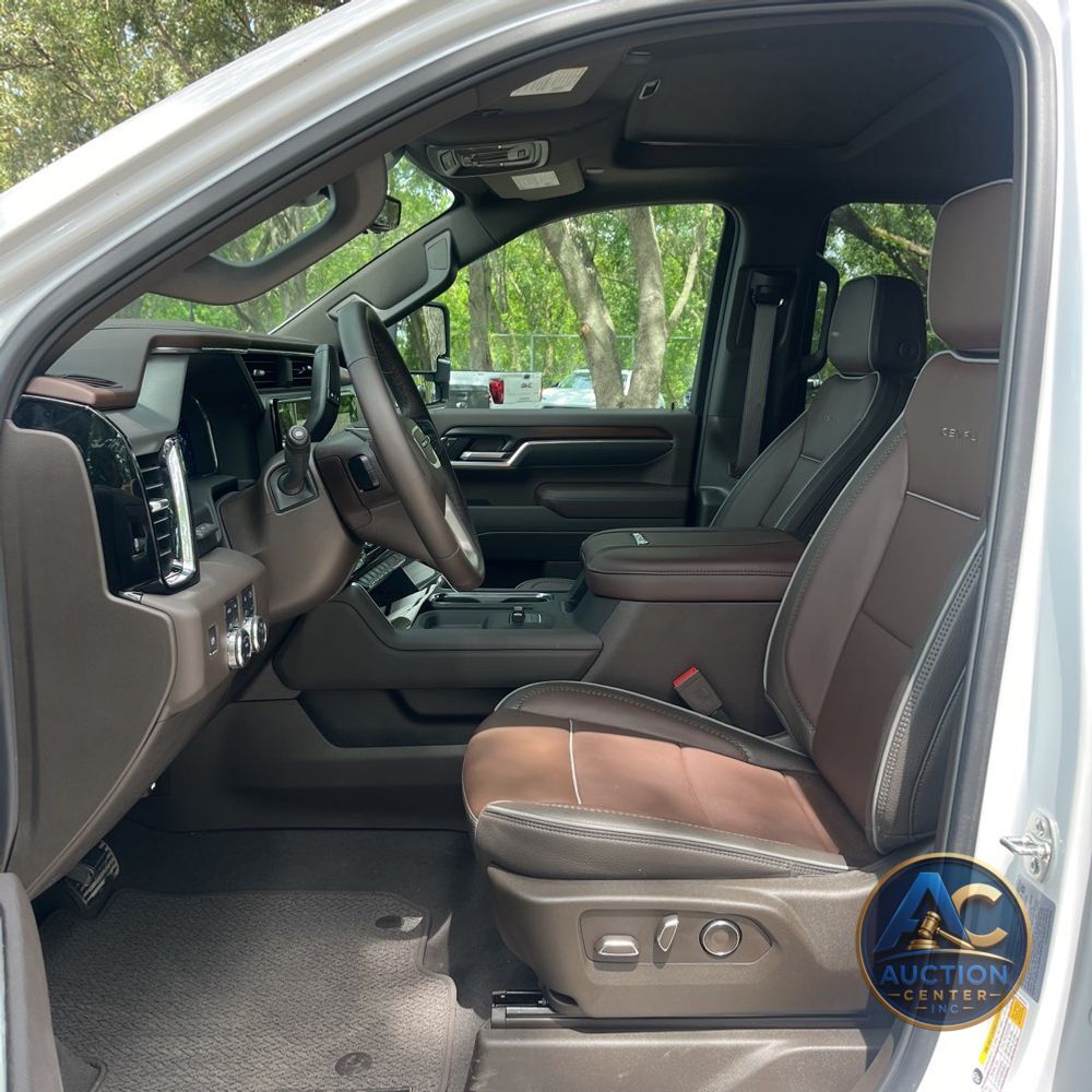 2025 GMC Sierra 2500HD Denali