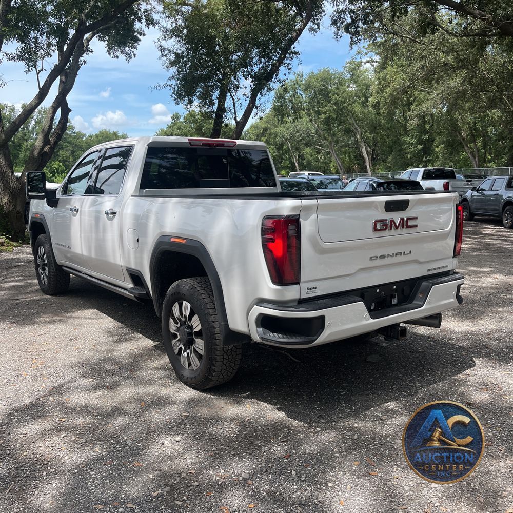 2025 GMC Sierra 2500HD Denali
