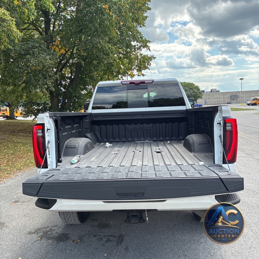 2025 GMC Sierra 3500 Denali