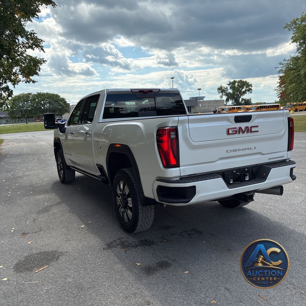 2025 GMC Sierra 3500 Denali