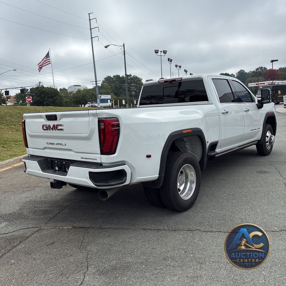 2025 GMC Sierra 3500HD Denali