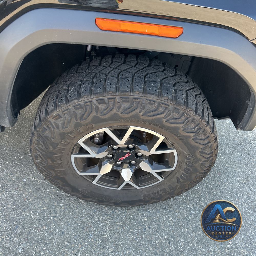 2023 GMC Canyon AT4X