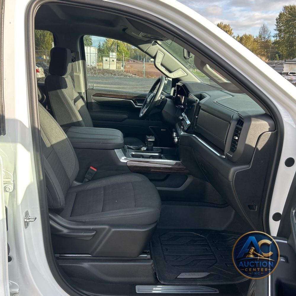 2025 GMC Sierra 1500 Elevation