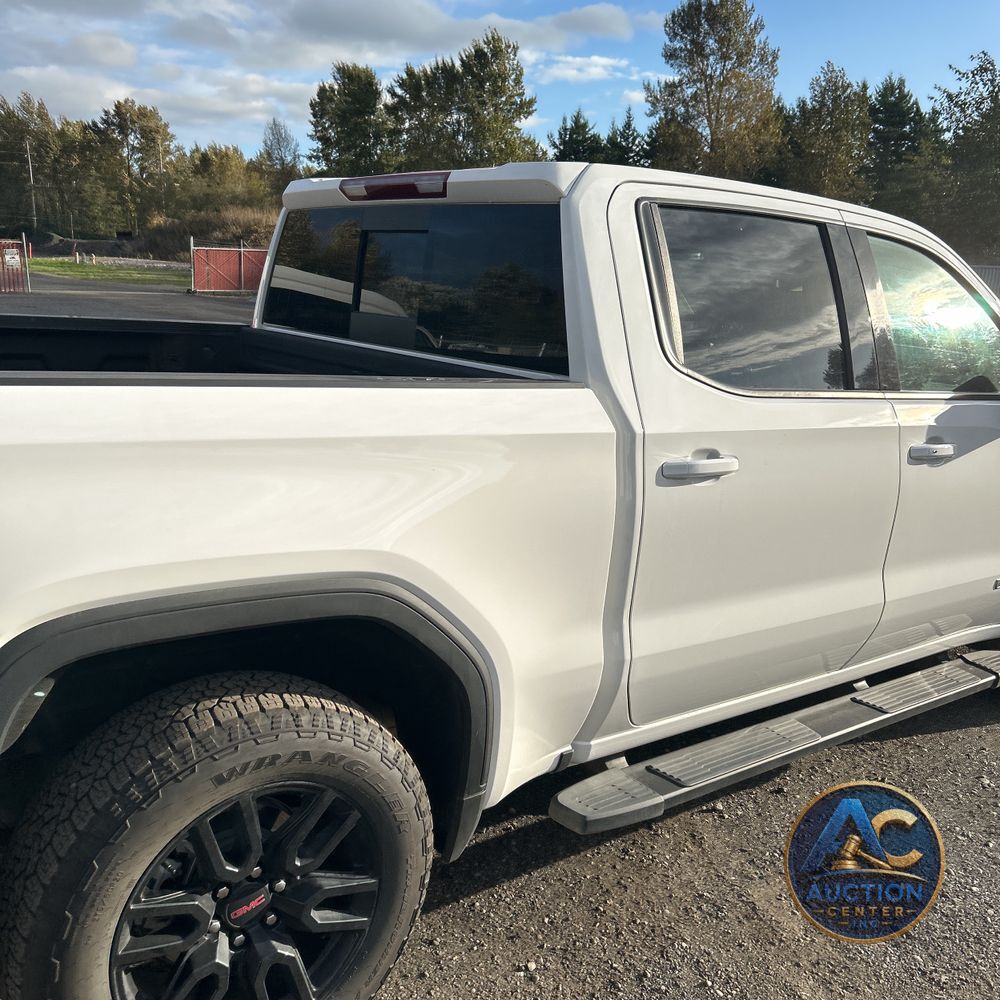 2025 GMC Sierra 1500 Elevation