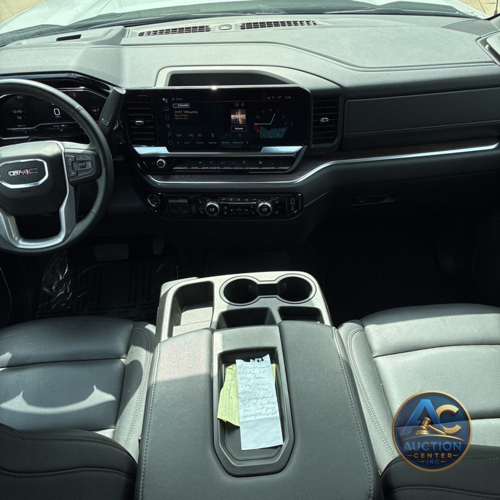 2025 GMC Sierra 1500 SLT