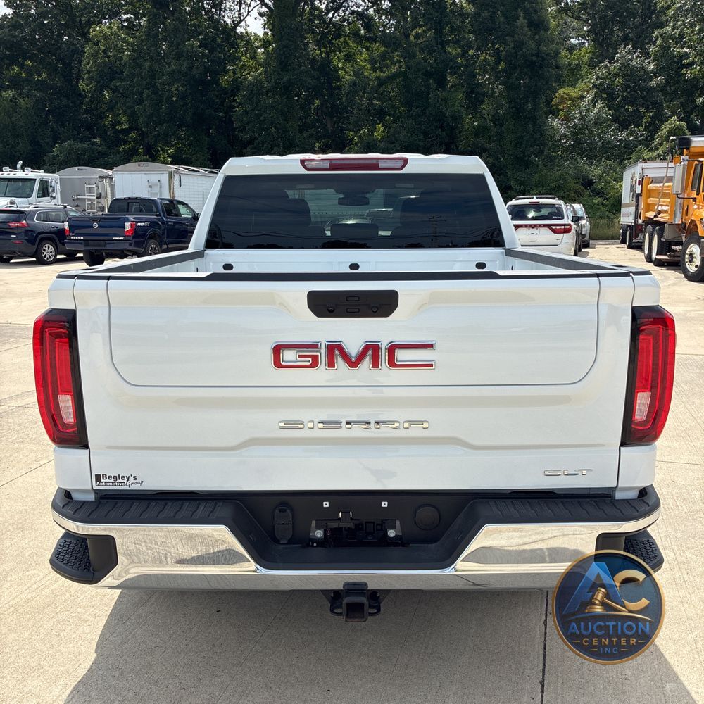 2025 GMC Sierra 1500 SLT