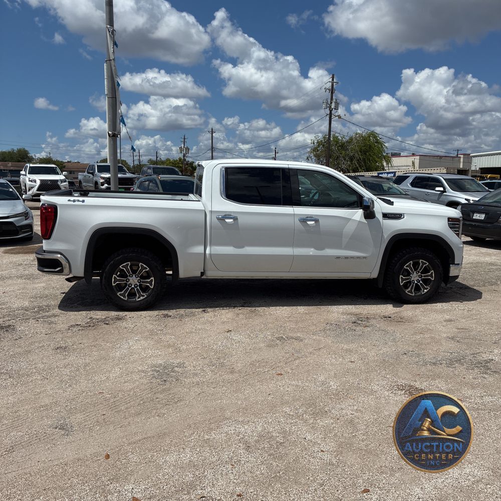 2024 GMC Sierra 1500 SLT