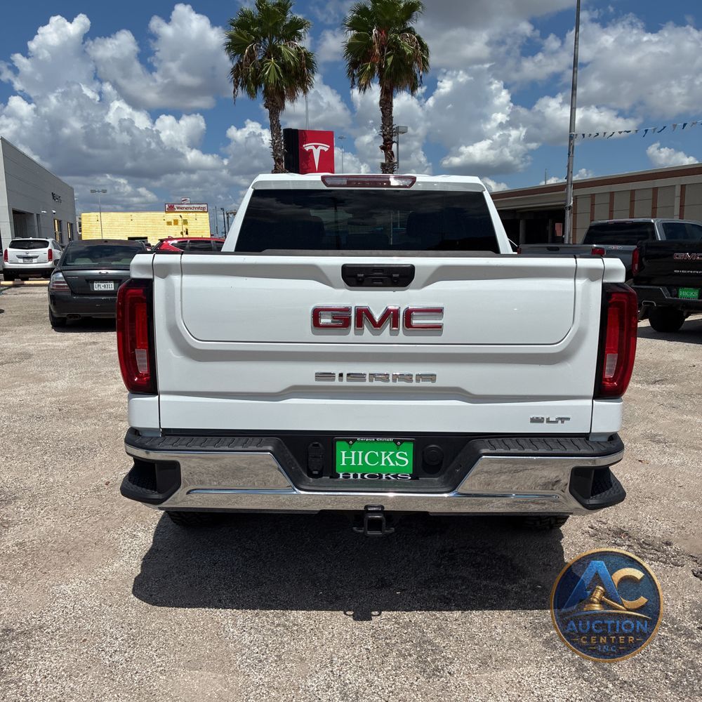 2024 GMC Sierra 1500 SLT