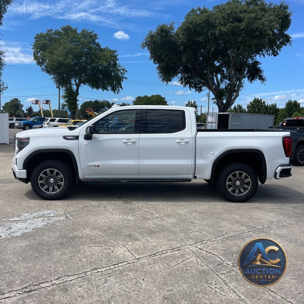 2024 GMC Sierra 1500 AT4
