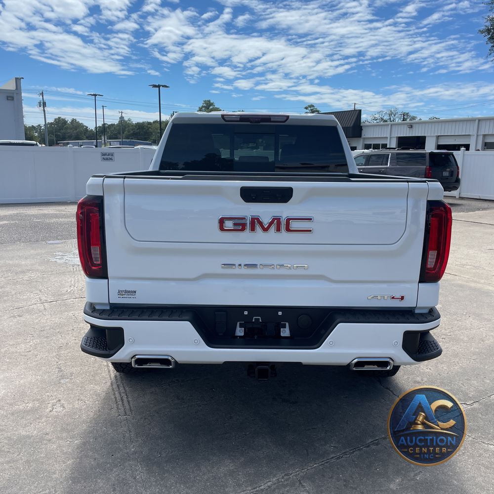 2024 GMC Sierra 1500 AT4