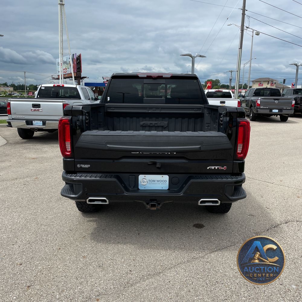 2023 GMC Sierra 1500 AT4