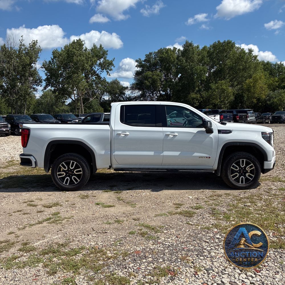 2023 GMC Sierra 1500 AT4