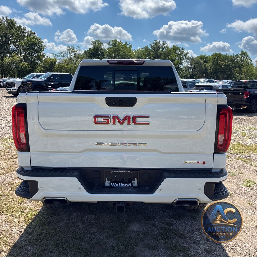 2023 GMC Sierra 1500 AT4