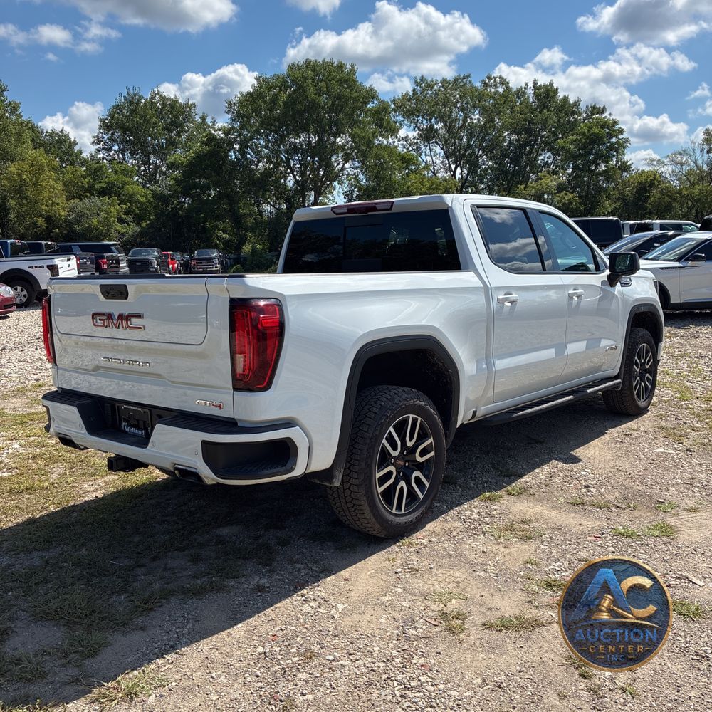 2023 GMC Sierra 1500 AT4