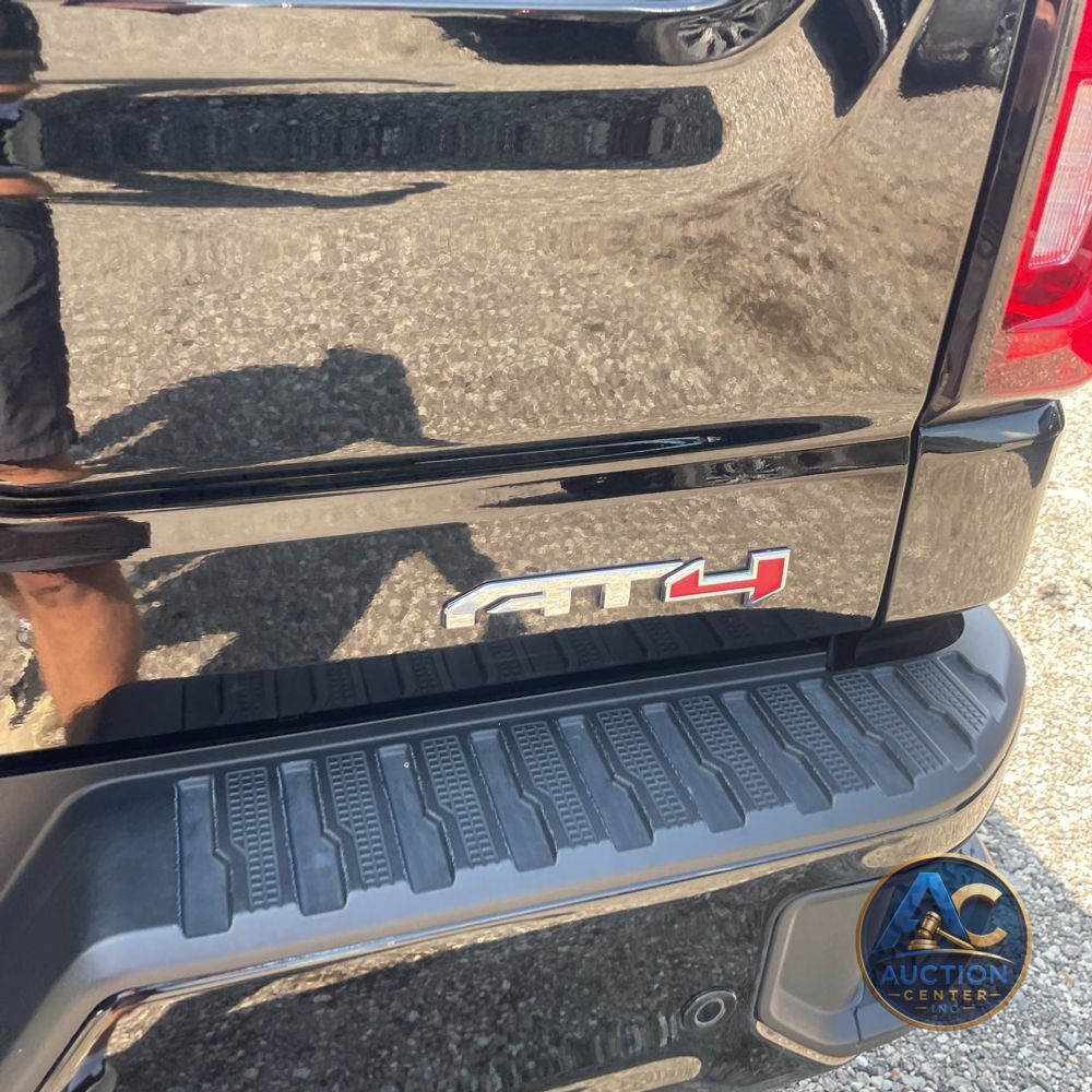 2023 GMC Sierra 1500 AT4