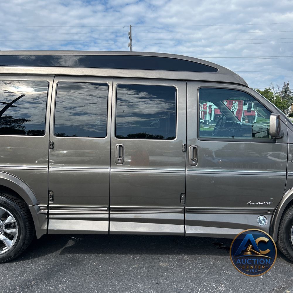 2023 GMC Savana 2500