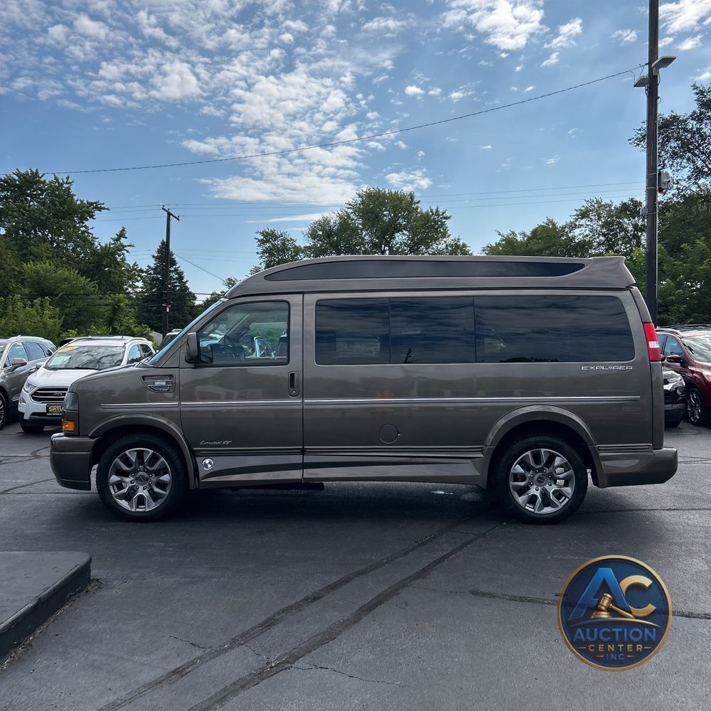 2023 GMC Savana 2500