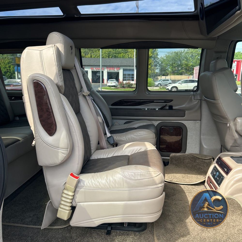 2023 GMC Savana 2500