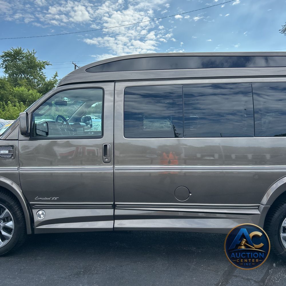 2023 GMC Savana 2500