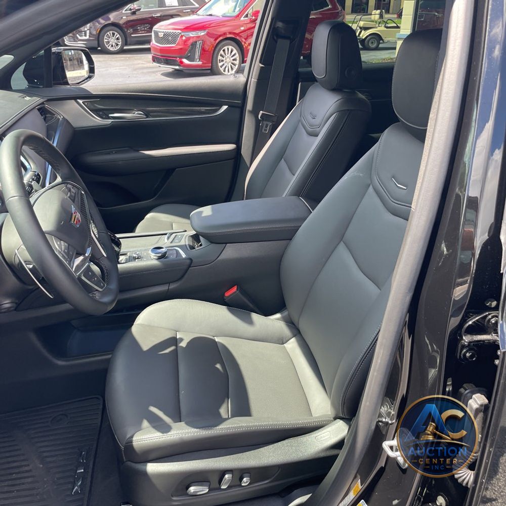 2025 Cadillac XT5 Sport