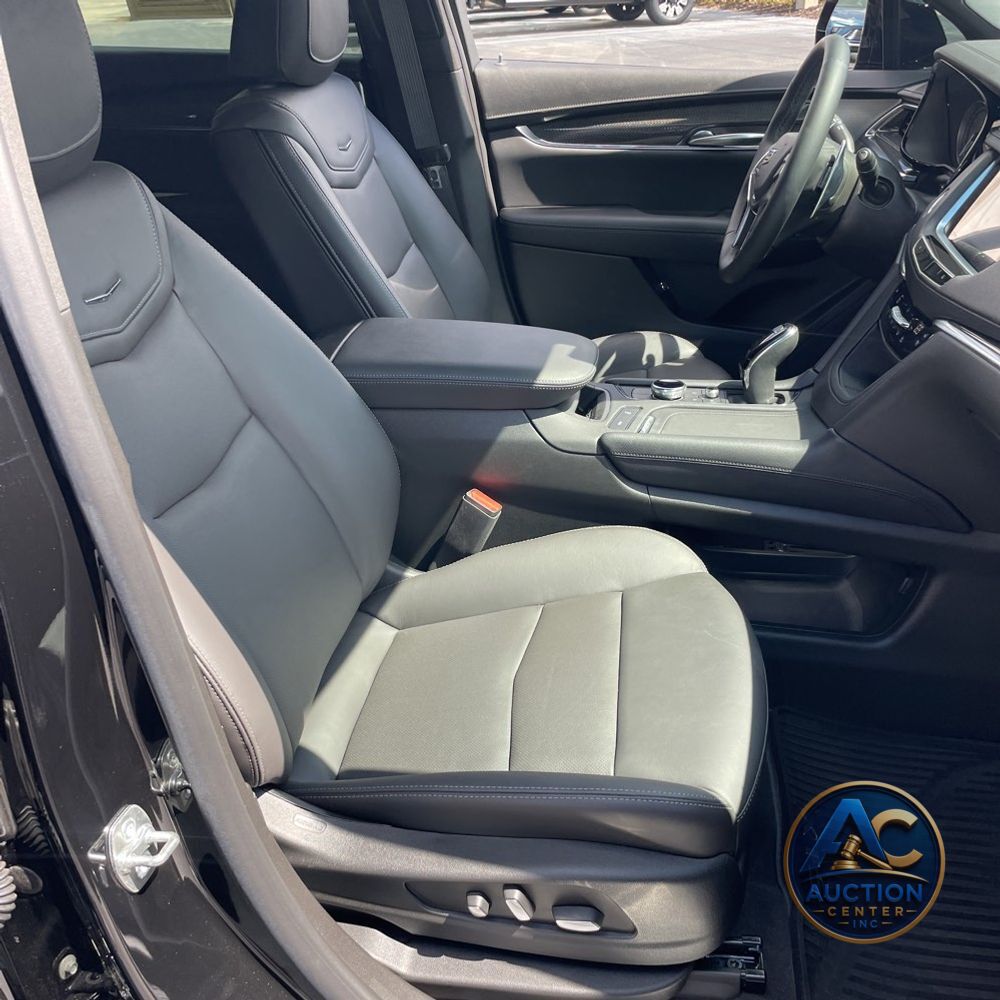 2025 Cadillac XT5 Sport