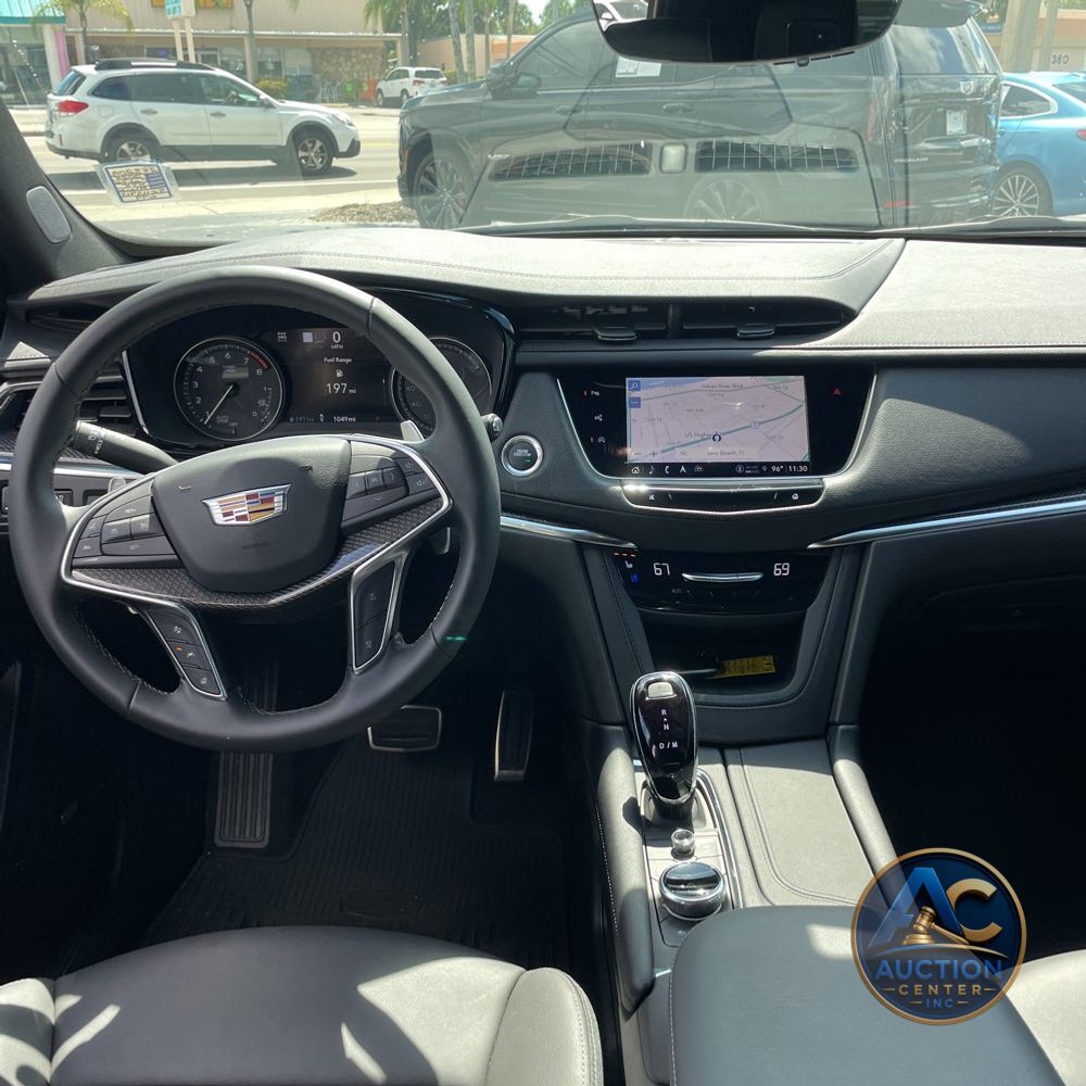 2025 Cadillac XT5 Sport