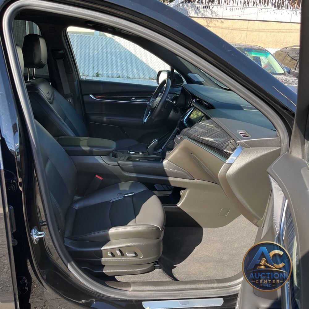 2025 Cadillac XT6 Premium Luxury