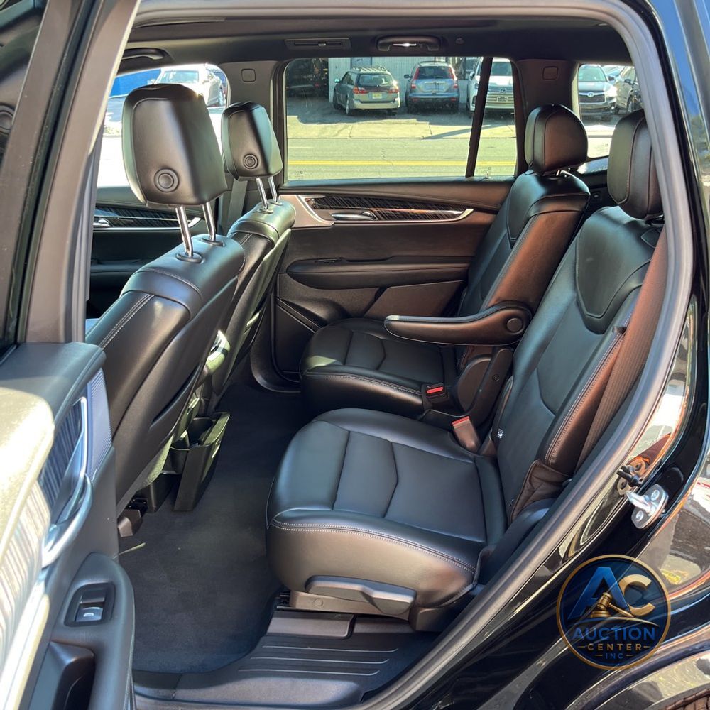 2025 Cadillac XT6 Premium Luxury