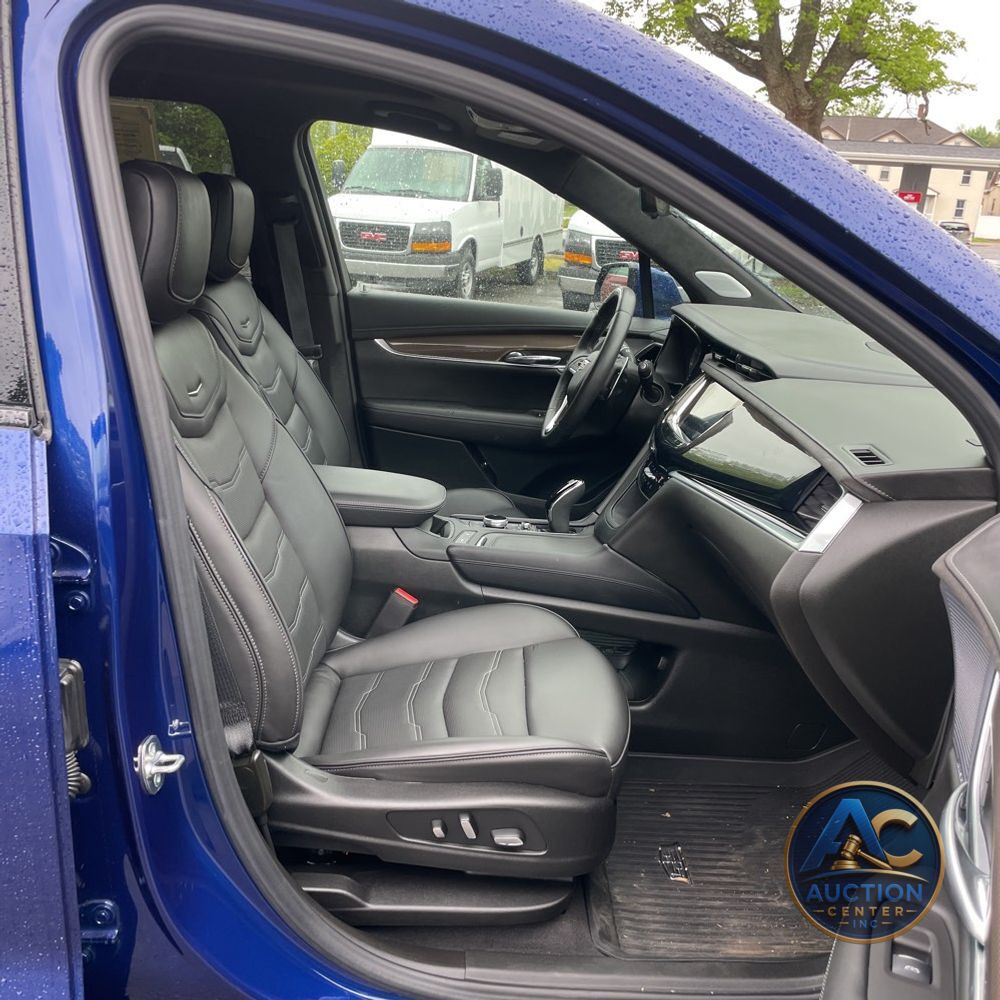 2025 Cadillac XT6 Sport