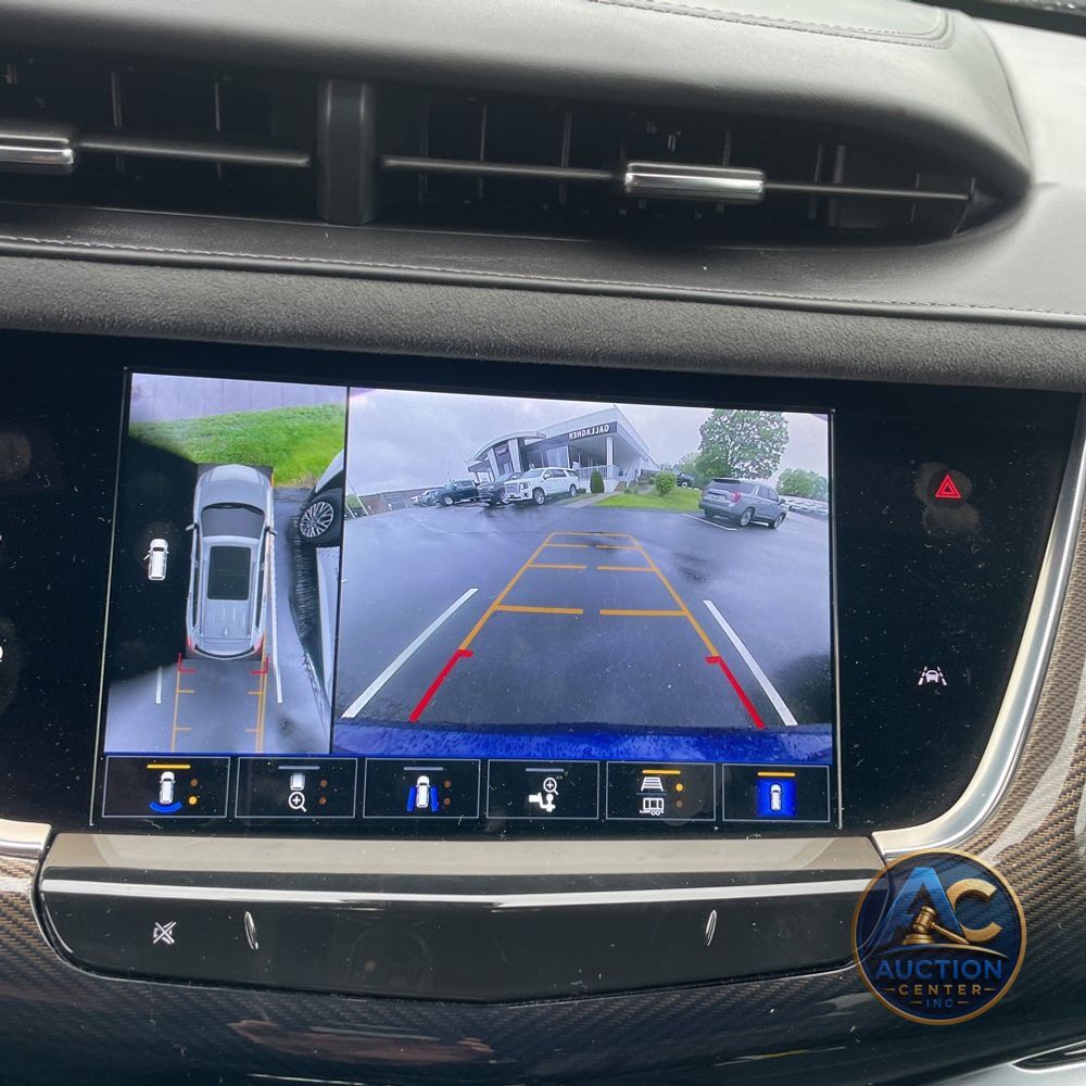 2025 Cadillac XT6 Sport